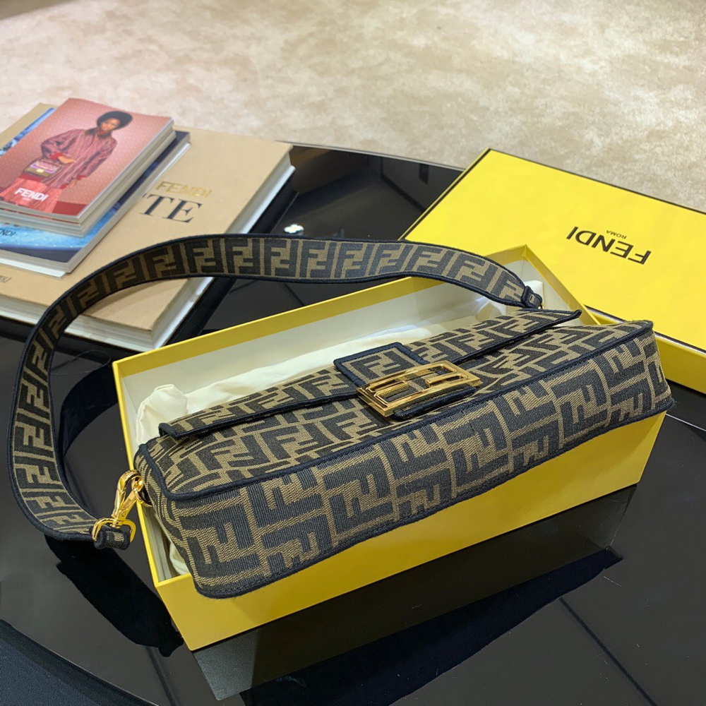 BAGUETTE LARGE, FENDI BAG