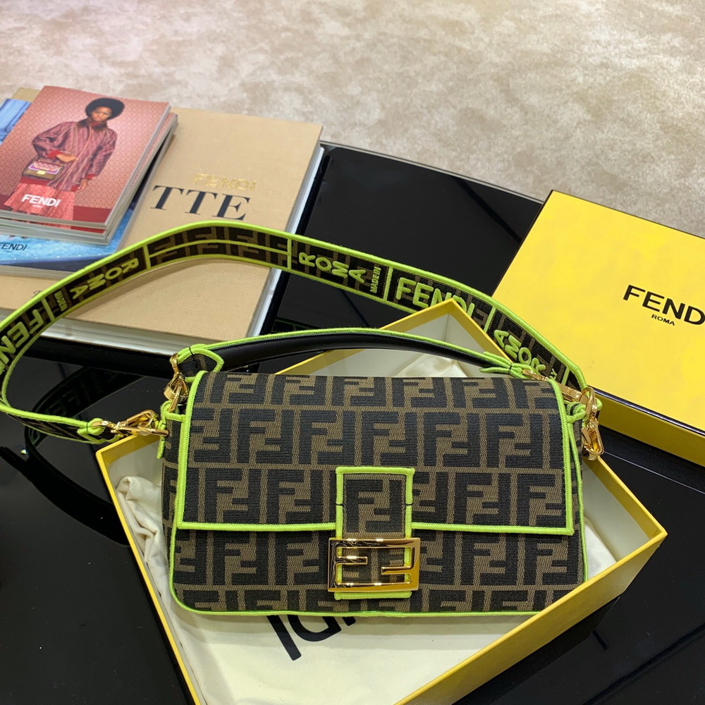 BAGUETTE, FENDI BAG