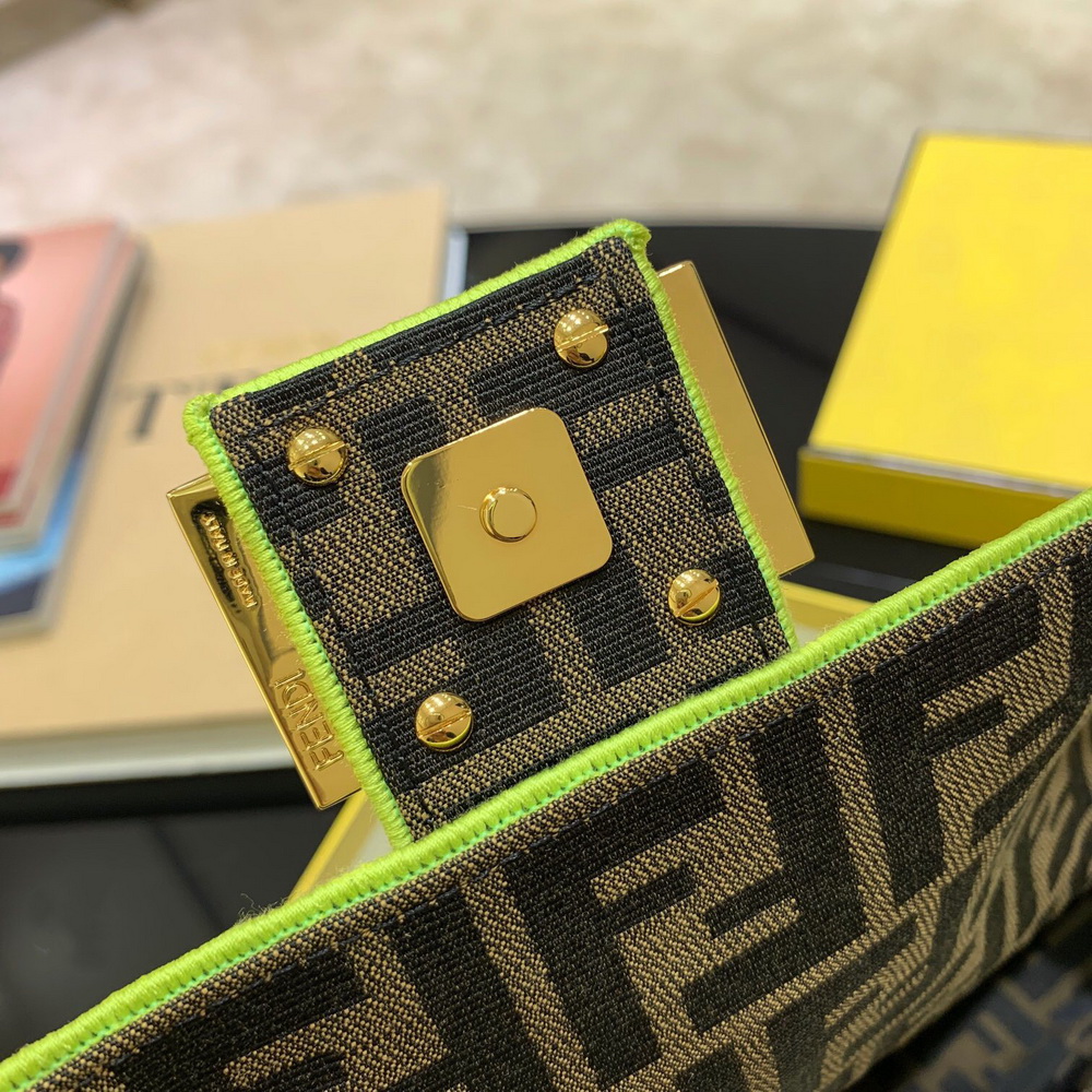 BAGUETTE, FENDI BAG