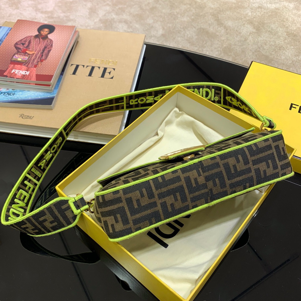 BAGUETTE, FENDI BAG