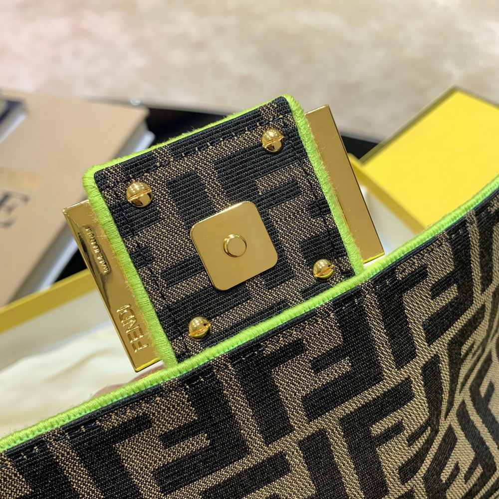 BAGUETTE LARGE, FENDI BAG
