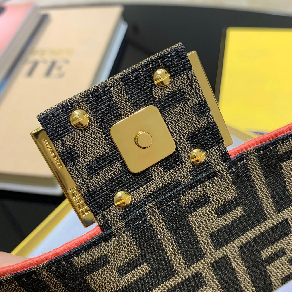 MINI BAGUETTE, FENDI BAG