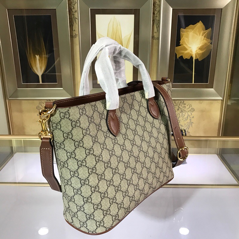 473887 GG SUPREME TOTE, Gucci Women's Totes