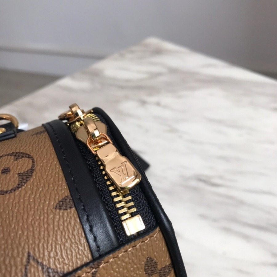 M68276 MINI BOÎTE CHAPEAU, Louis Vuitton LV