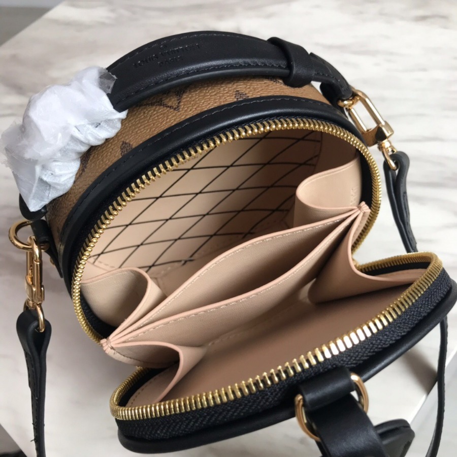 M68276 MINI BOÎTE CHAPEAU, Louis Vuitton LV