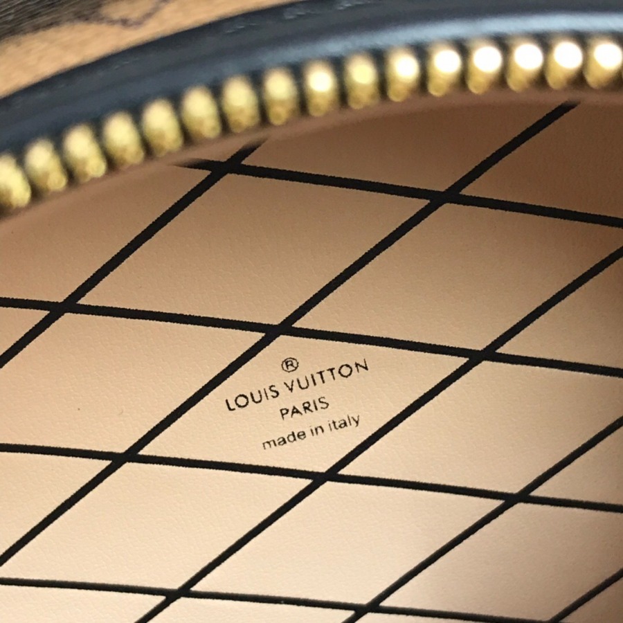 M68276 MINI BOÎTE CHAPEAU, Louis Vuitton LV
