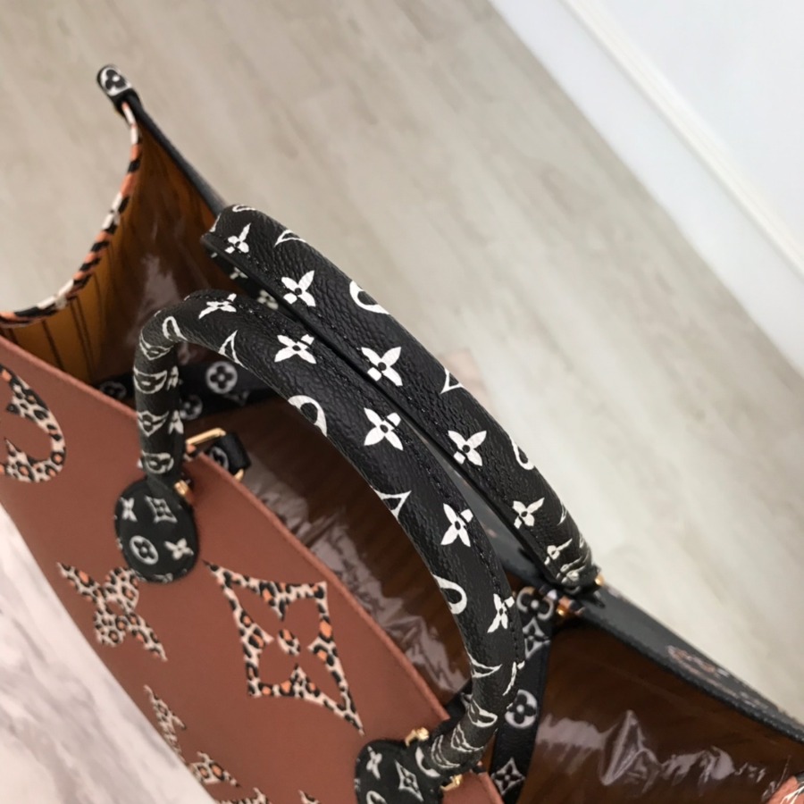 M44674 ONTHEGO, Louis Vuitton LV Shoulder Bags & Totes