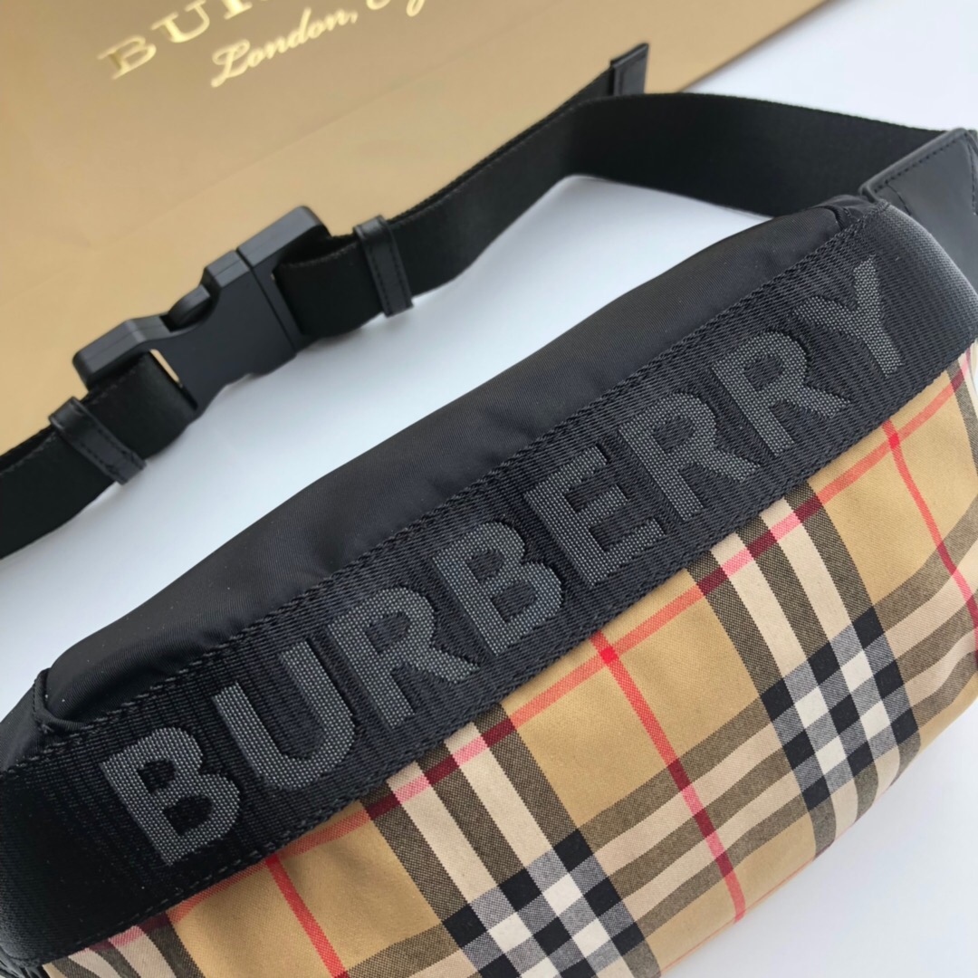 80113921 Medium Vintage Check Bum Bag, BURBERRY BAGS