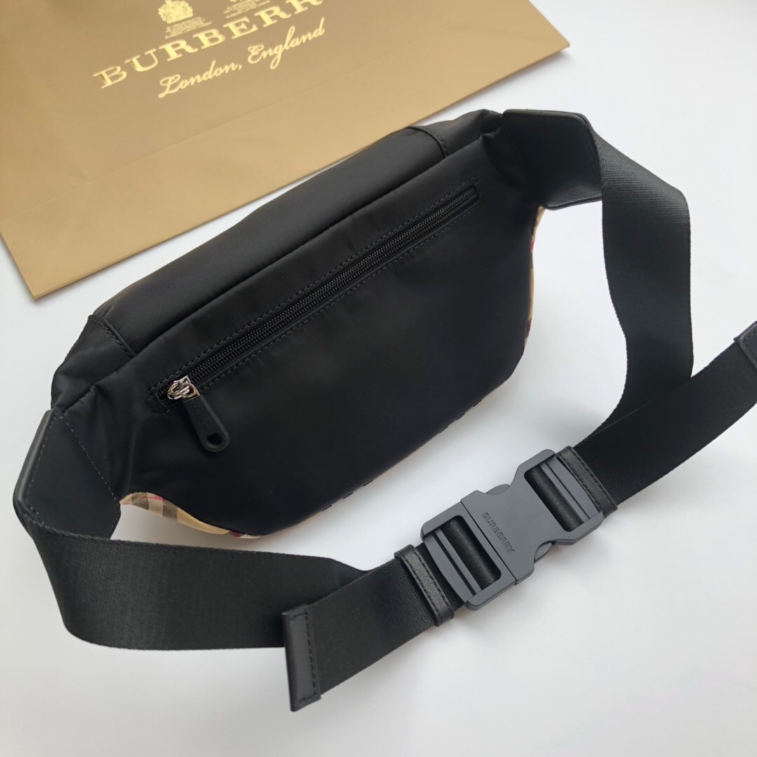 80113921 Medium Vintage Check Bum Bag, BURBERRY BAGS