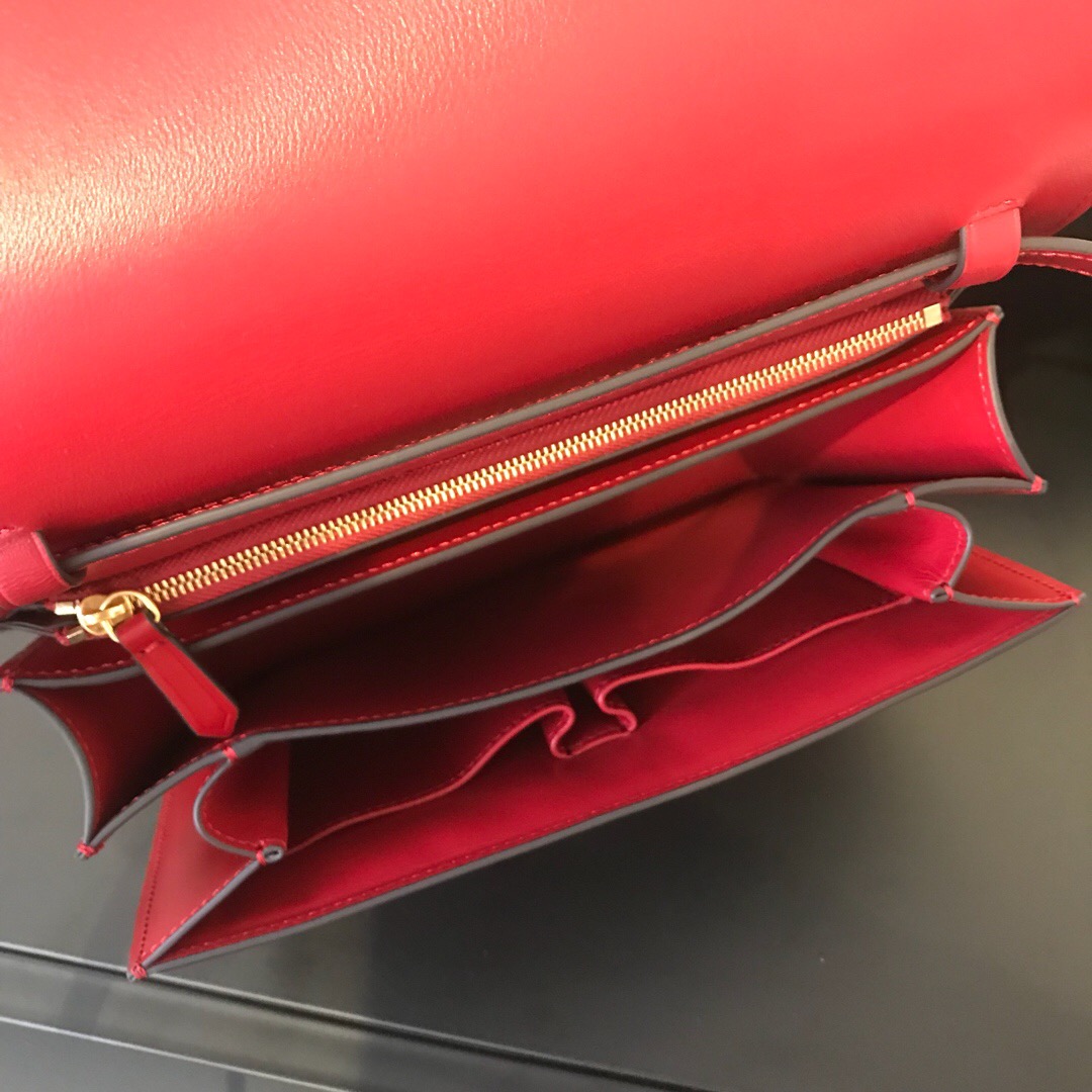 MEDIUM CLASSIC BAG IN BOX CALFSKIN, CELINE BAGS