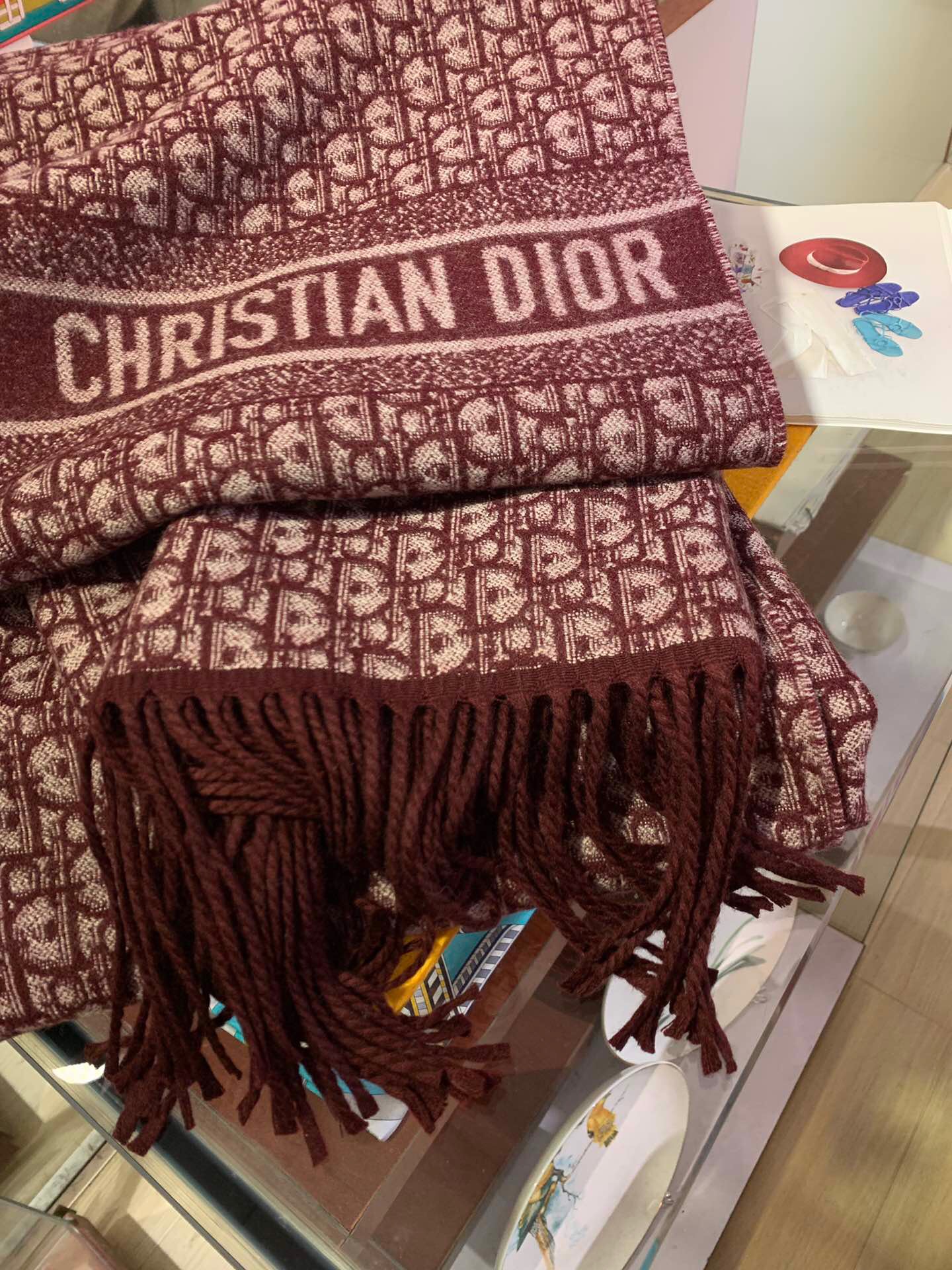 CD OBLIQUE BURGUNDY THROW, 100% CASHMERE
