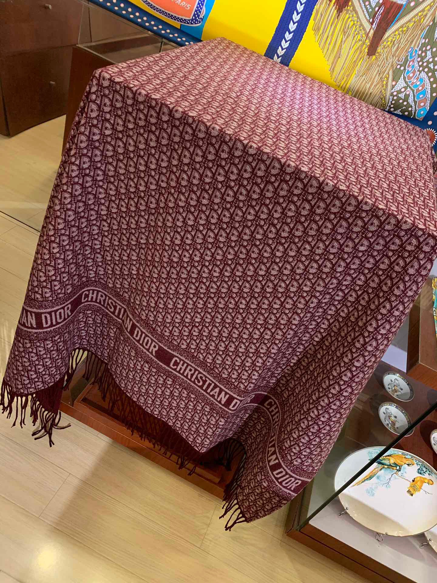 CD OBLIQUE BURGUNDY THROW, 100% CASHMERE