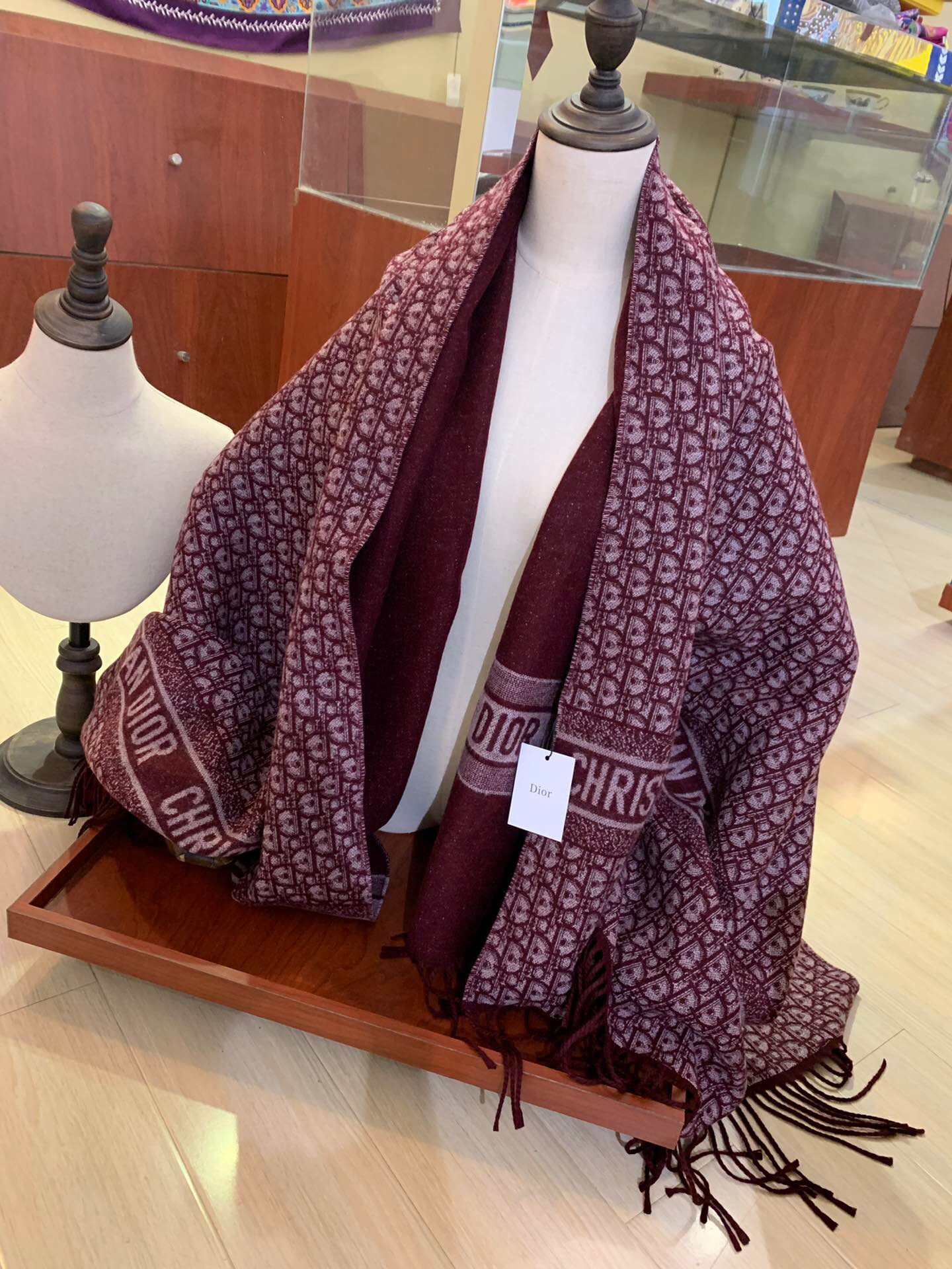 CD OBLIQUE BURGUNDY THROW, 100% CASHMERE