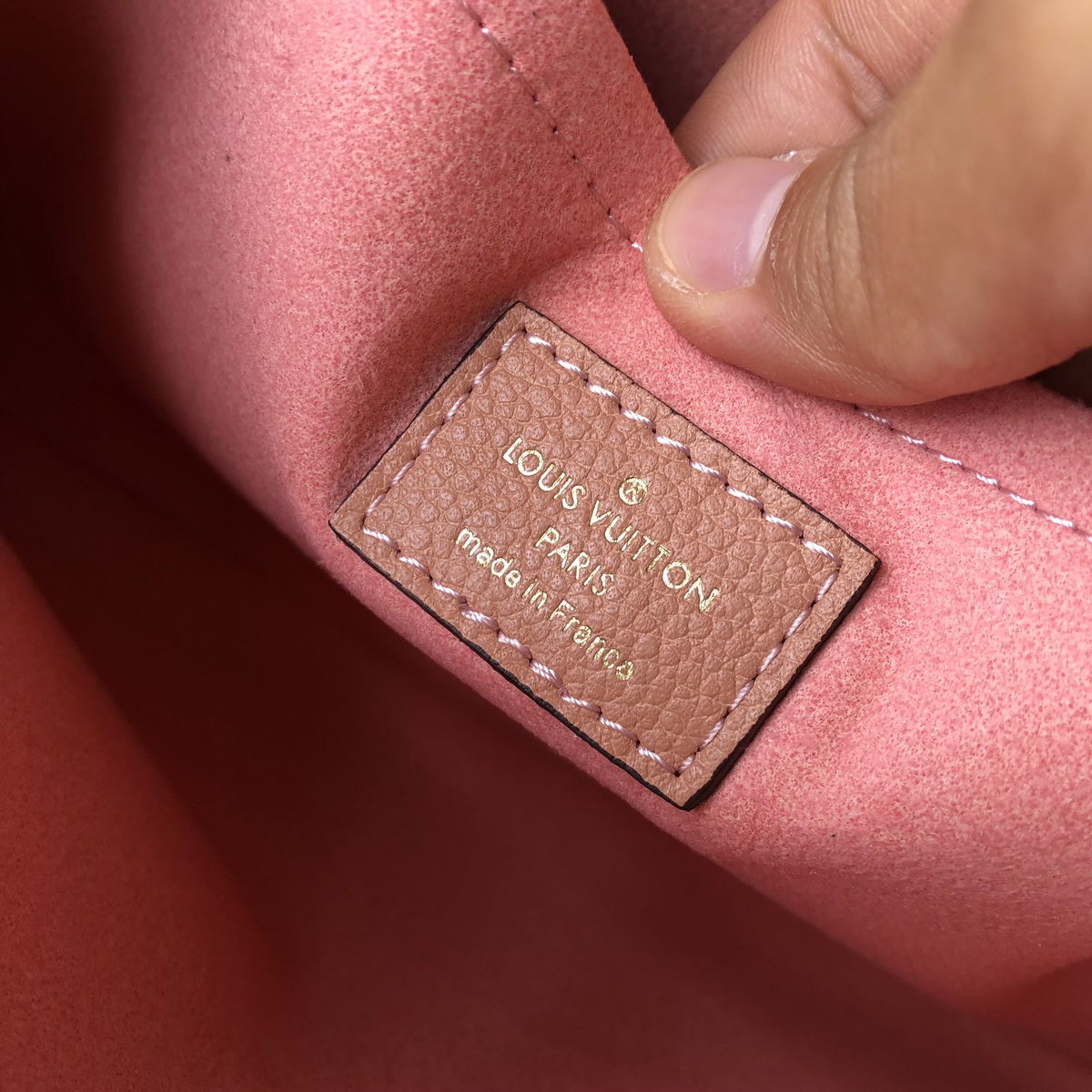 M62942 DAILY POUCH, Louis Vuitton LV