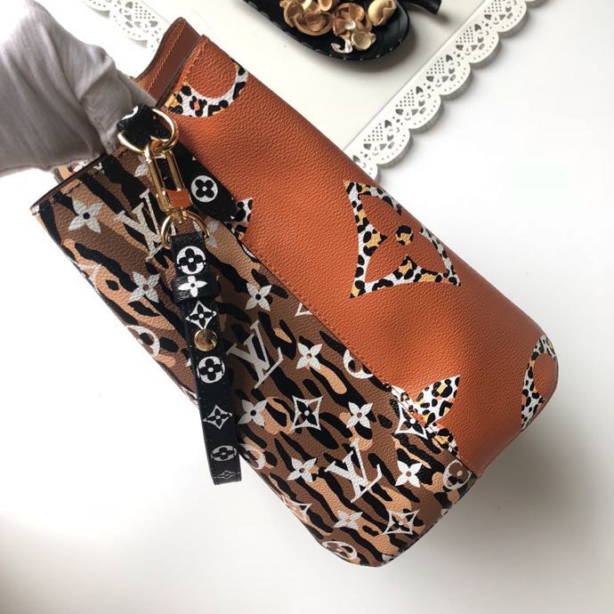 M44717 NÉONOÉ, Louis Vuitton LV