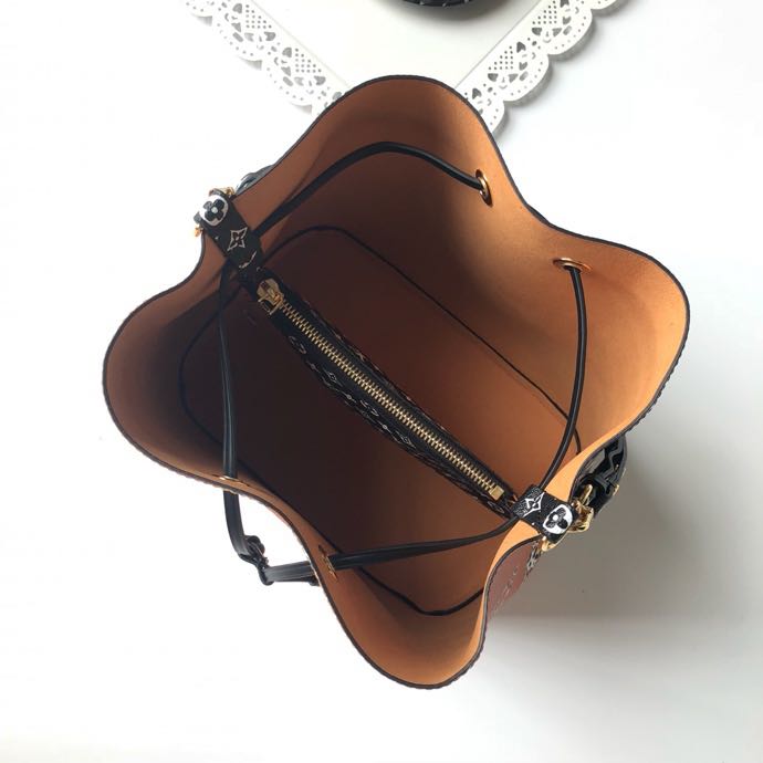 M44717 NÉONOÉ, Louis Vuitton LV