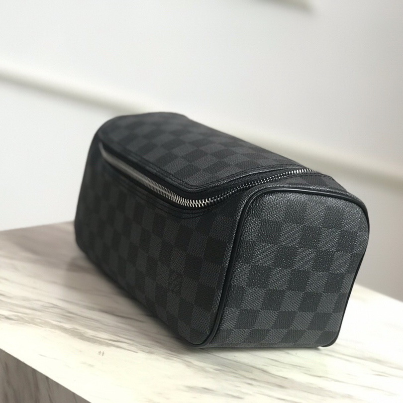 N47625 TOILETRY POUCH, Louis Vuitton LV, Men - Travel