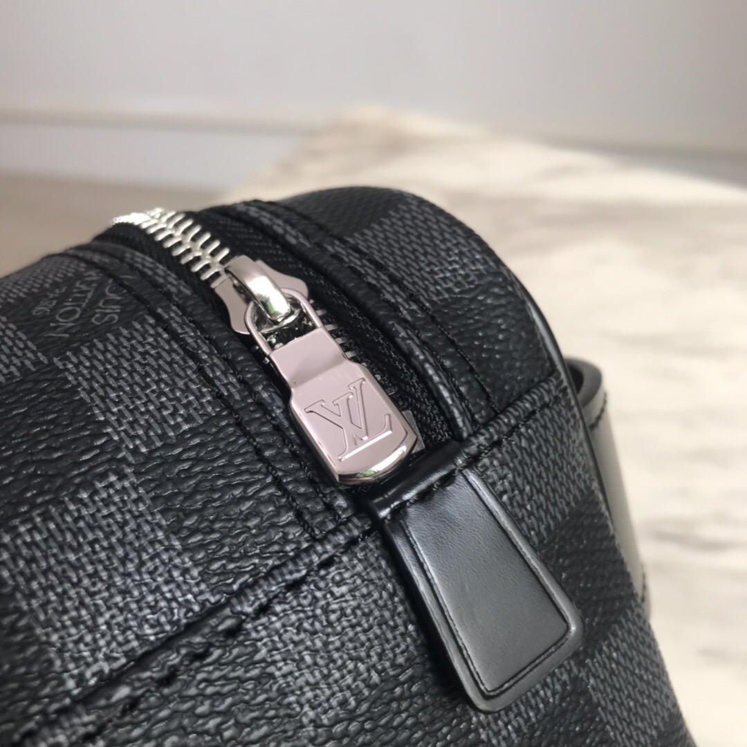 N47625 TOILETRY POUCH, Louis Vuitton LV, Men - Travel