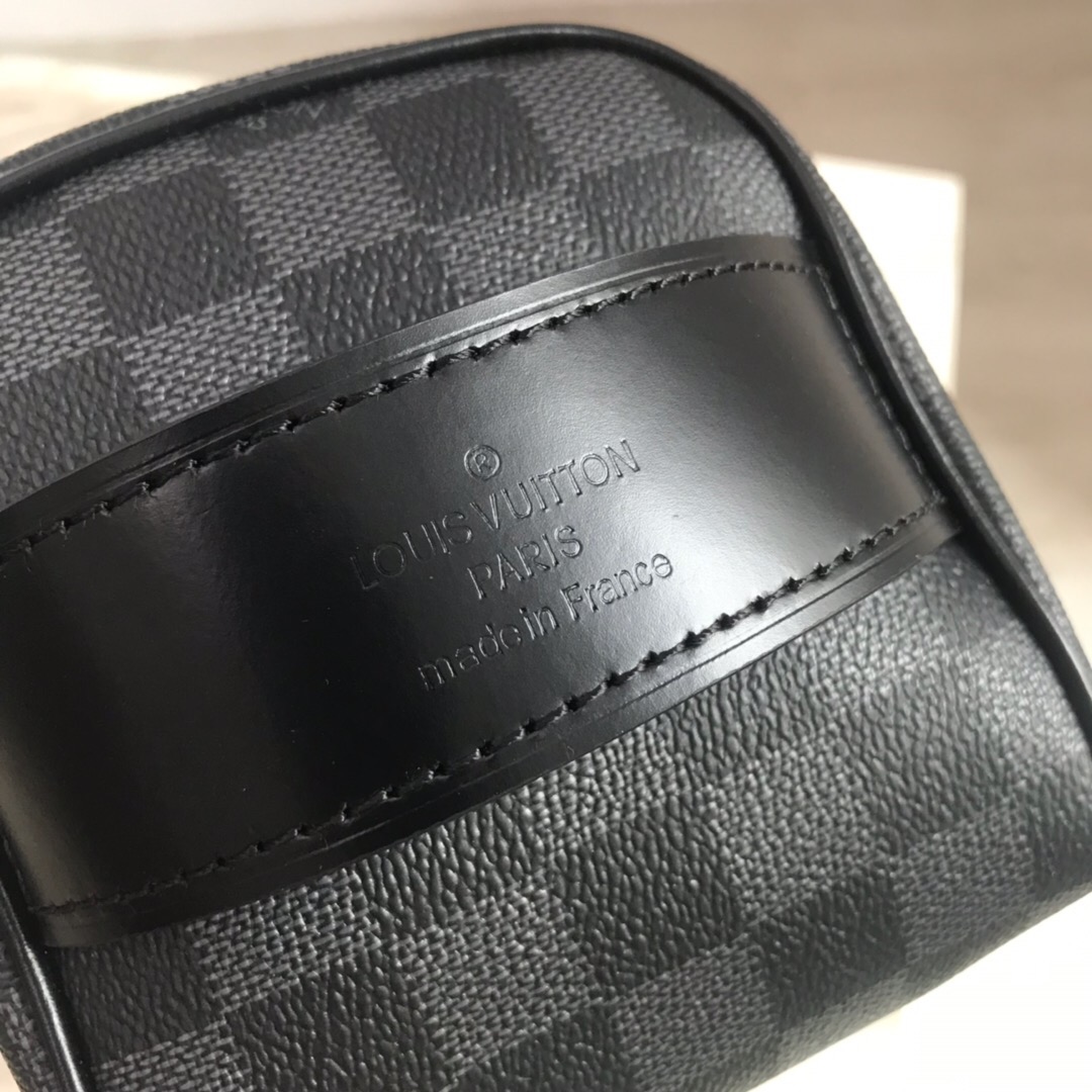 N47625 TOILETRY POUCH, Louis Vuitton LV, Men - Travel