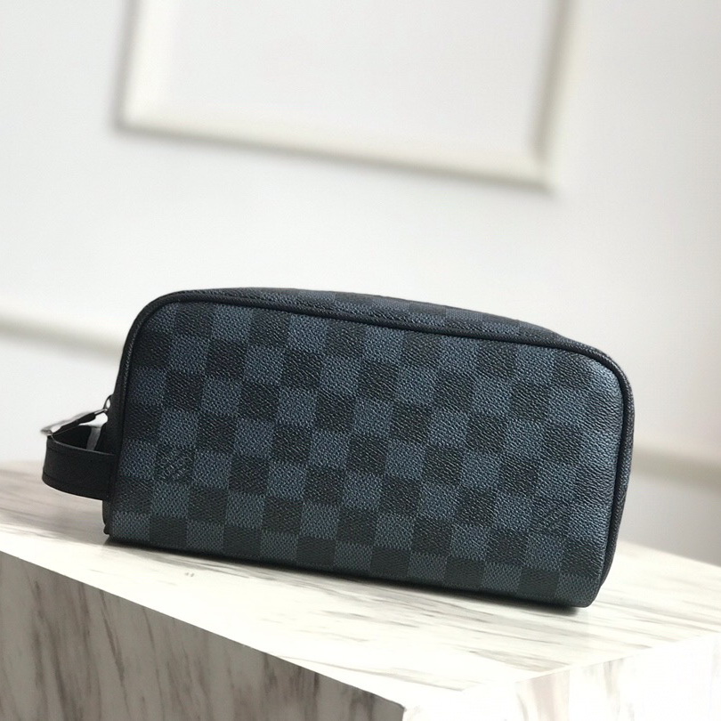 N50000 WASHBAG, Louis Vuitton LV, Men - Travel
