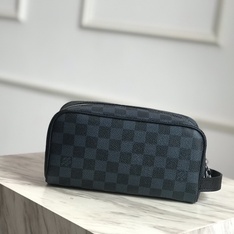 N50000 WASHBAG, Louis Vuitton LV, Men - Travel
