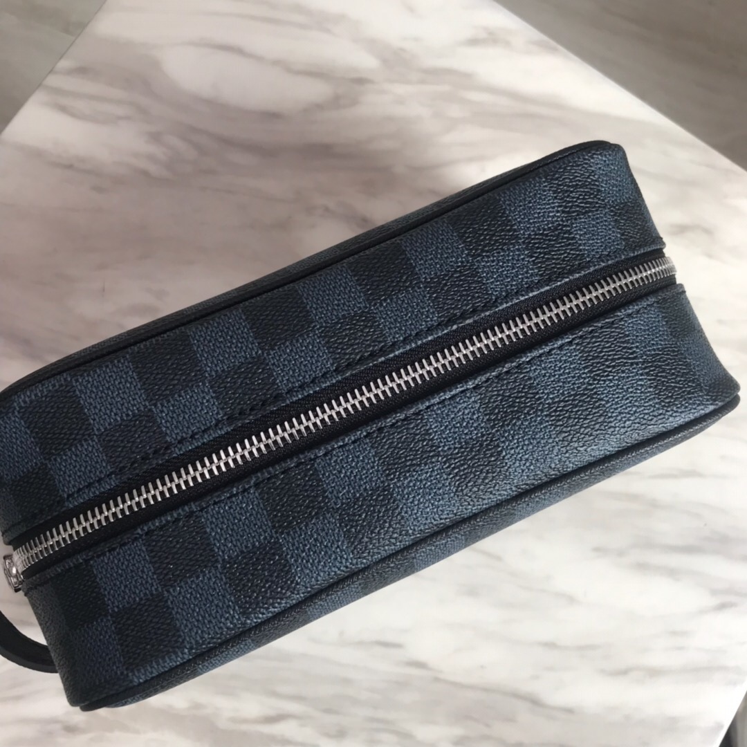 N50000 WASHBAG, Louis Vuitton LV, Men - Travel