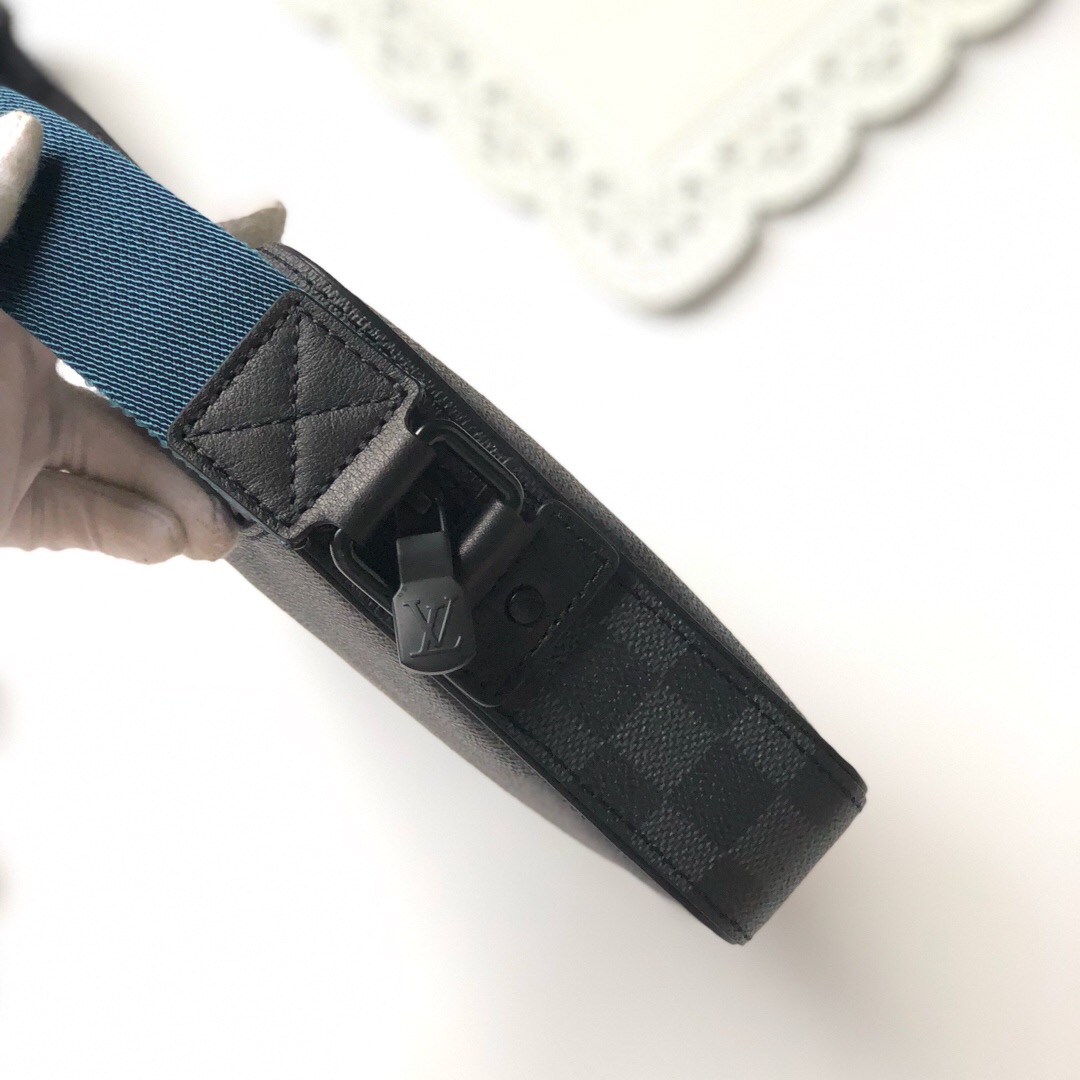 N44163 Cobalt Alpha Messenger, Louis Vuitton LV Cross Body Bags