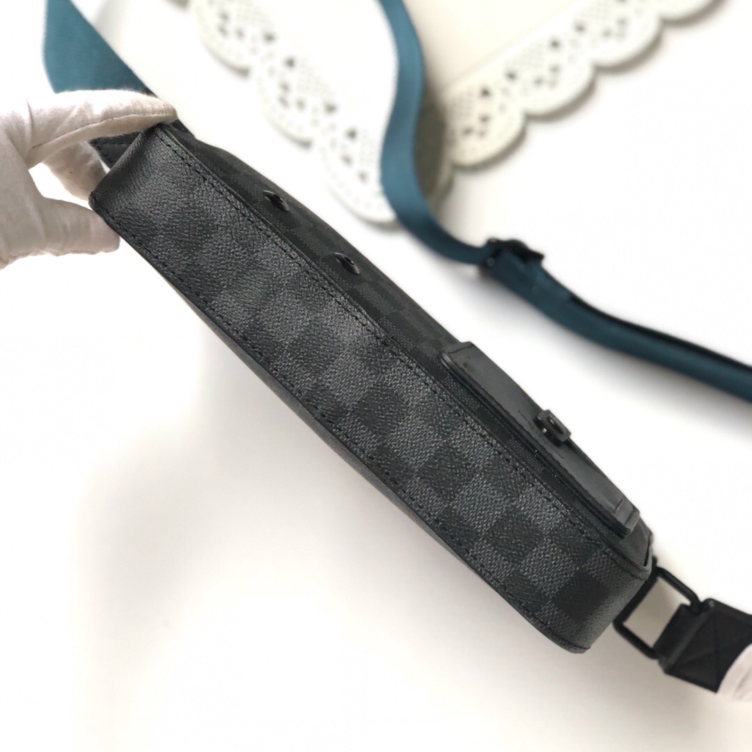 N44163 Cobalt Alpha Messenger, Louis Vuitton LV Cross Body Bags