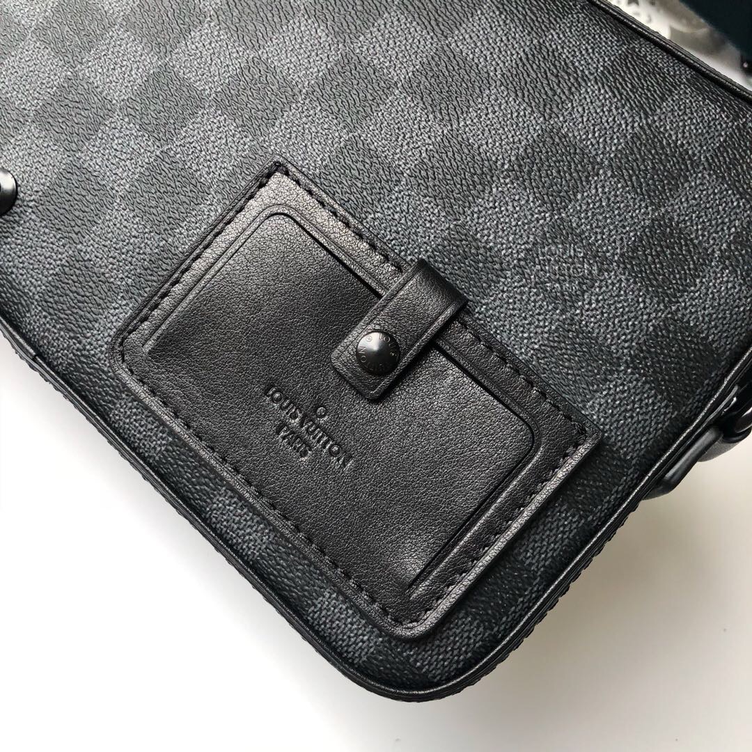N44163 Cobalt Alpha Messenger, Louis Vuitton LV Cross Body Bags