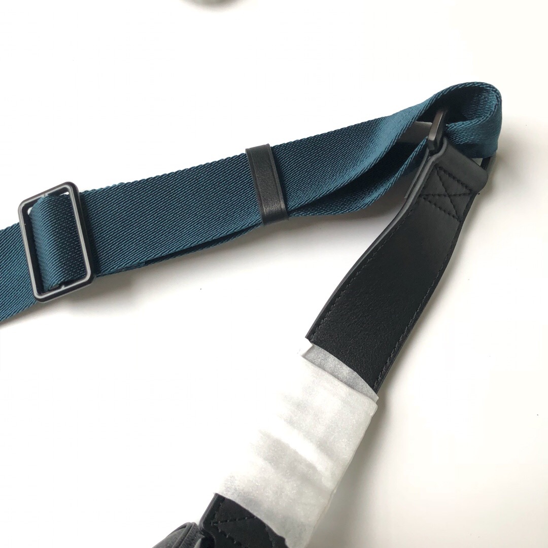 N44163 Cobalt Alpha Messenger, Louis Vuitton LV Cross Body Bags