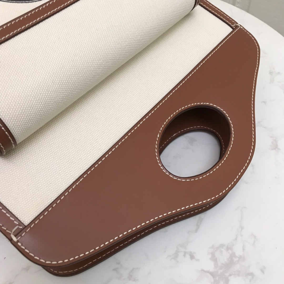 80146131 Tote bags, Burberry
