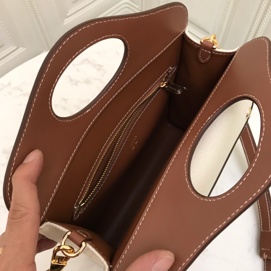 80146131 Tote bags, Burberry