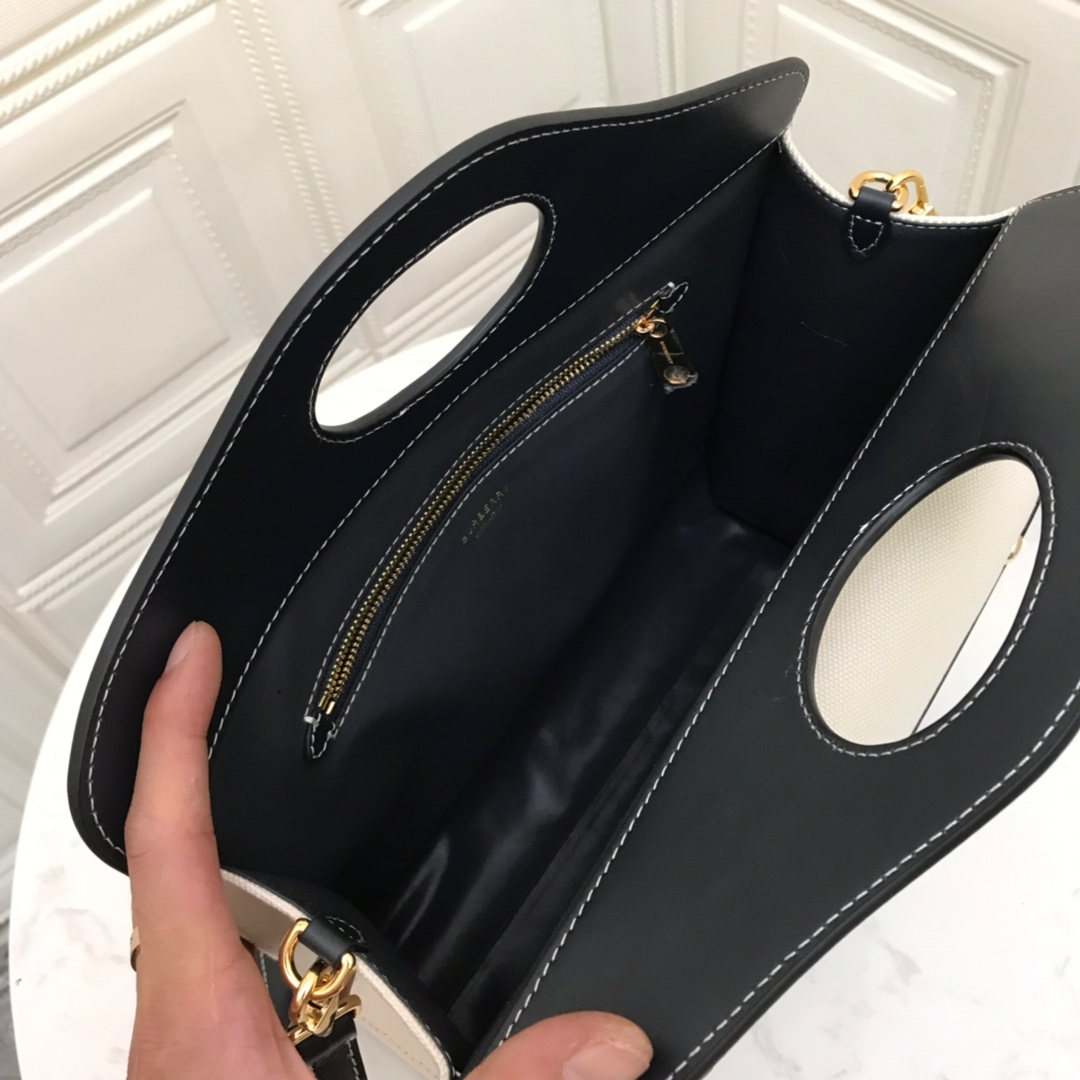 80146131 Tote bags, Burberry