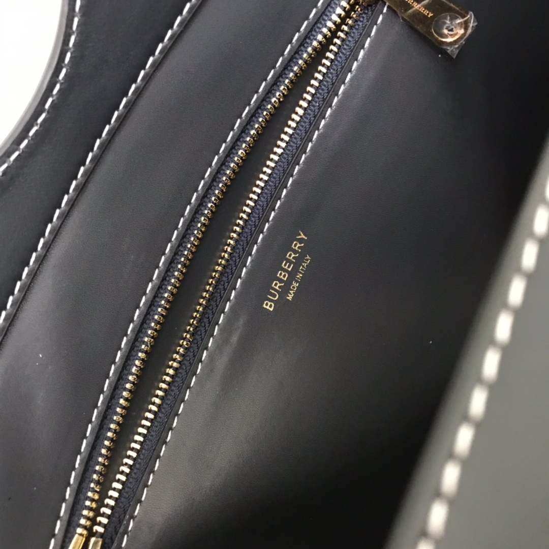 80146131 Tote bags, Burberry