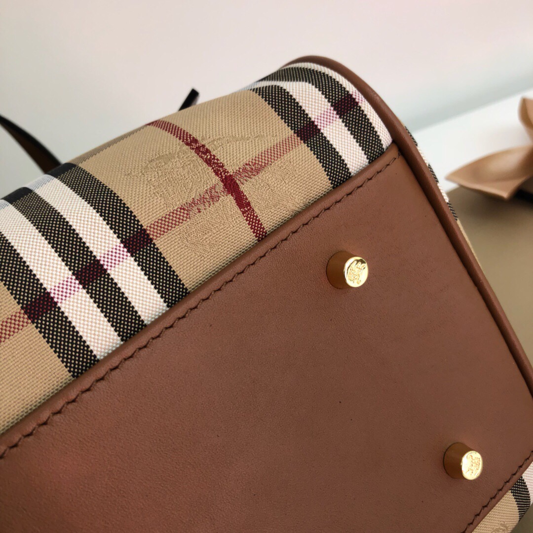 Tote in Vintage Check, Burberry