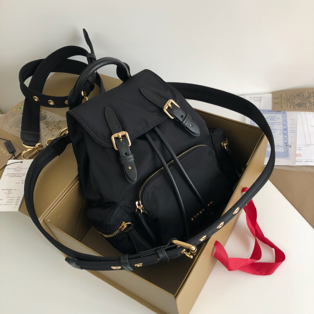 The Small Crossbody Rucksack in Nylon, 40759731, BURBERRY BACKPACKS