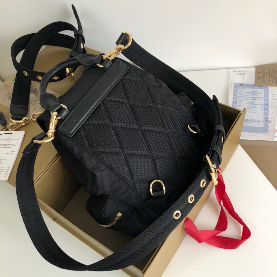 The Small Crossbody Rucksack in Nylon, 40759731, BURBERRY BACKPACKS