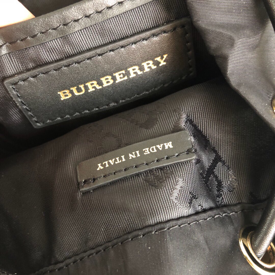 The Small Crossbody Rucksack in Nylon, 40759731, BURBERRY BACKPACKS