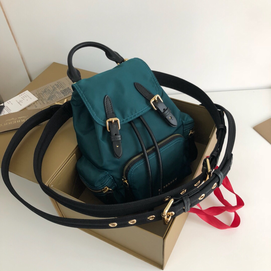 The Small Crossbody Rucksack in Nylon, 40759731, BURBERRY BACKPACKS