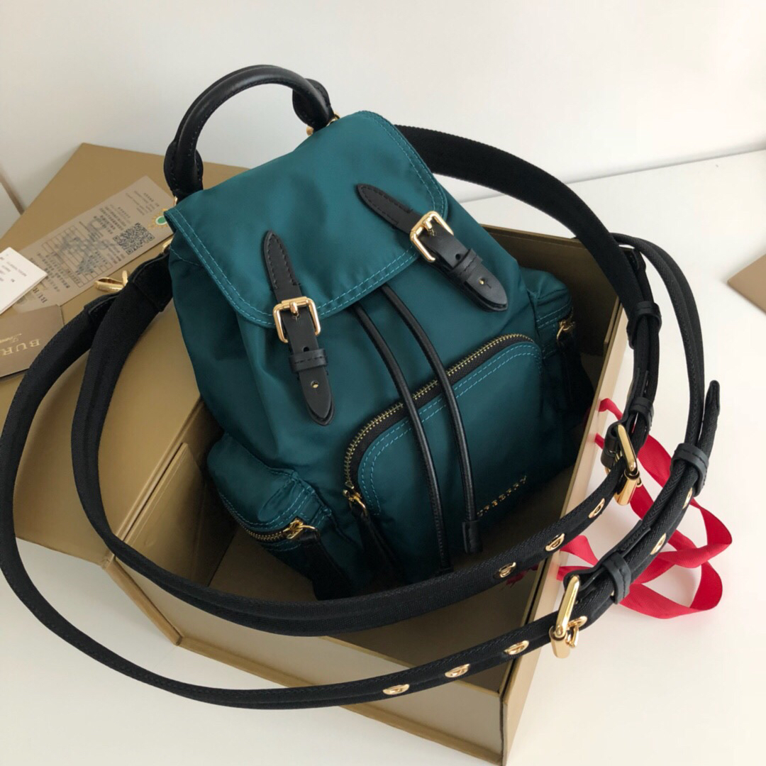 The Small Crossbody Rucksack in Nylon, 40759731, BURBERRY BACKPACKS