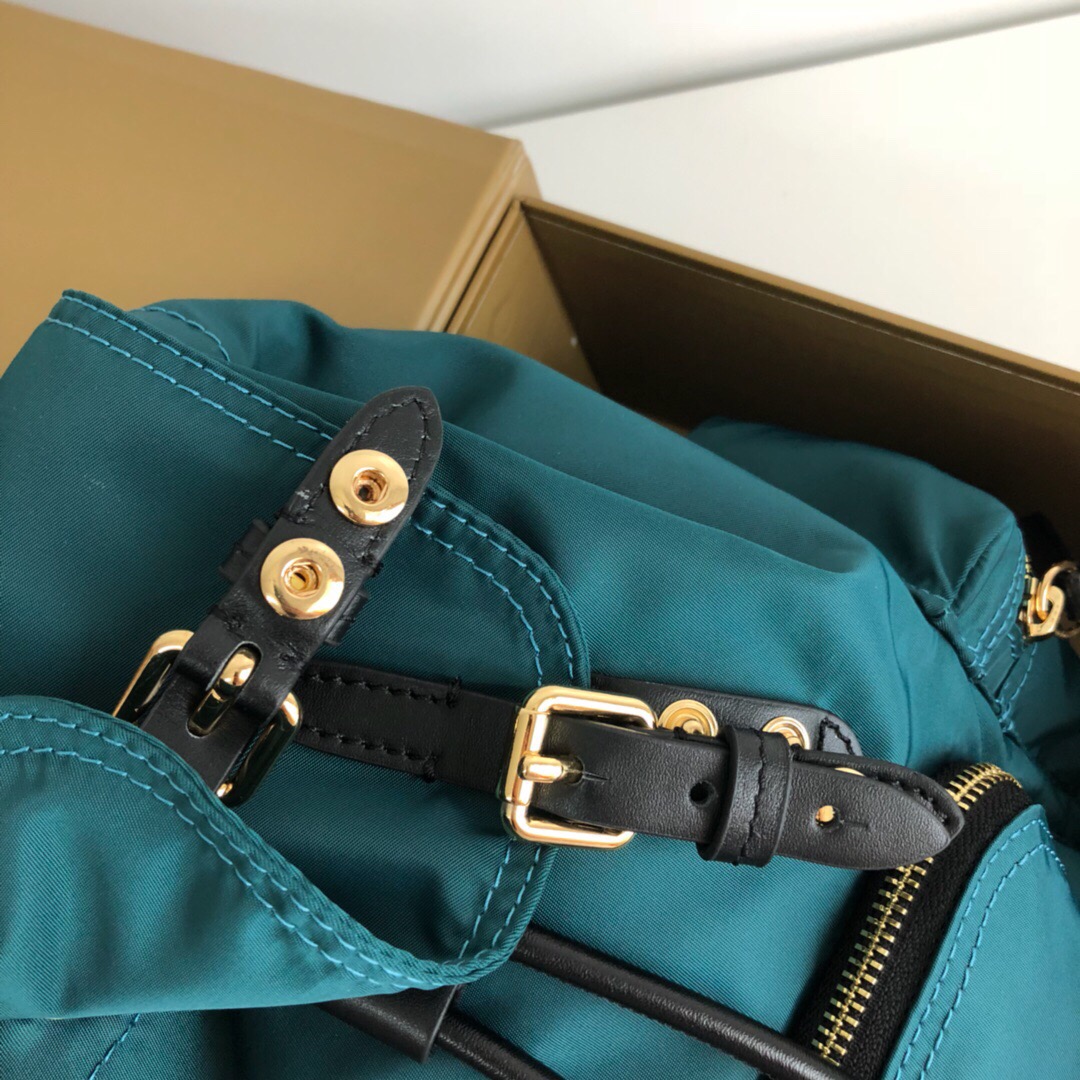 The Small Crossbody Rucksack in Nylon, 40759731, BURBERRY BACKPACKS