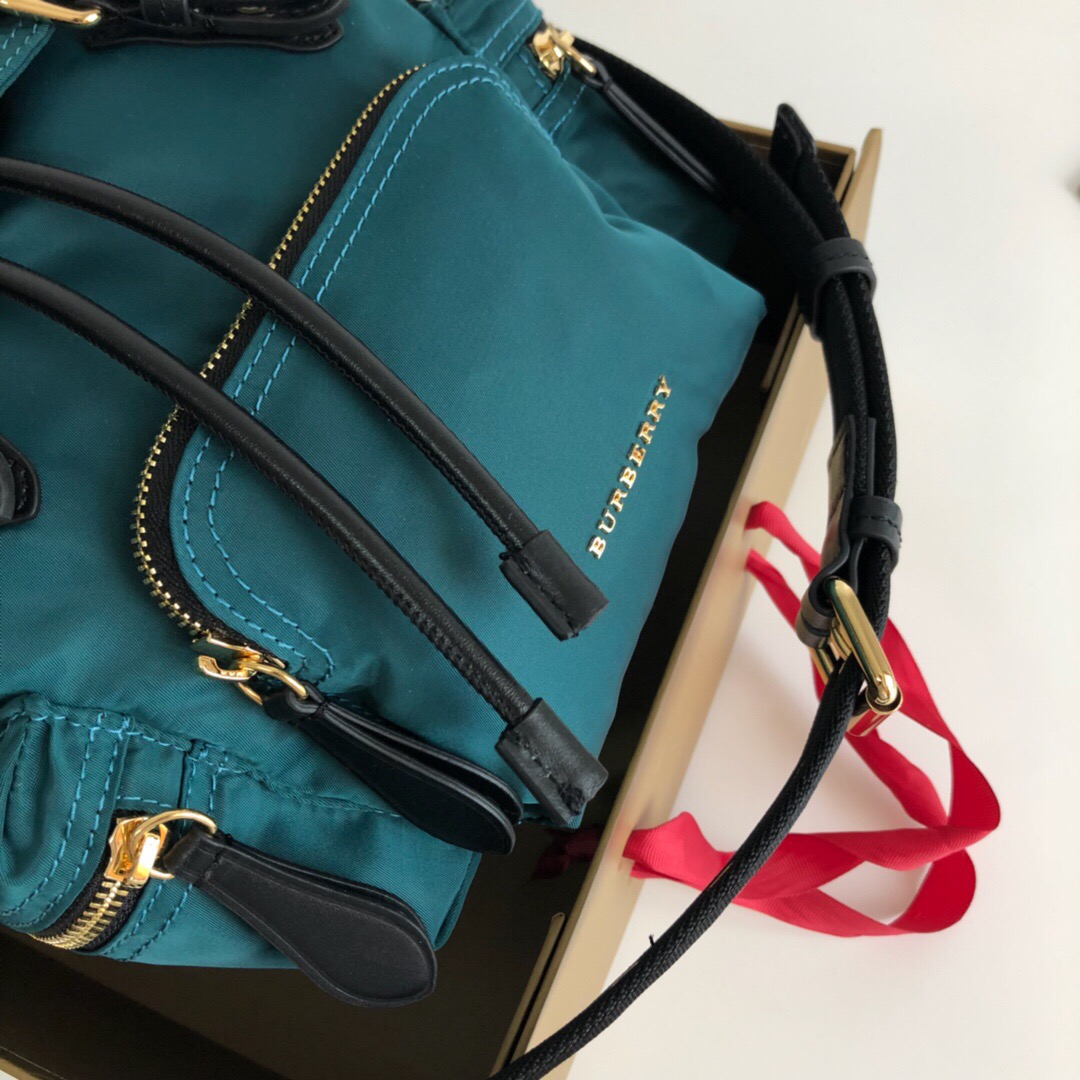 The Small Crossbody Rucksack in Nylon, 40759731, BURBERRY BACKPACKS