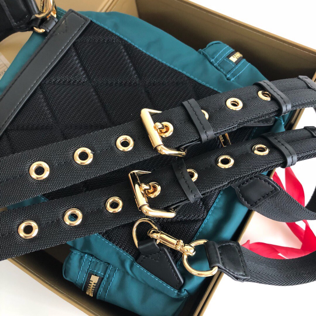 The Small Crossbody Rucksack in Nylon, 40759731, BURBERRY BACKPACKS