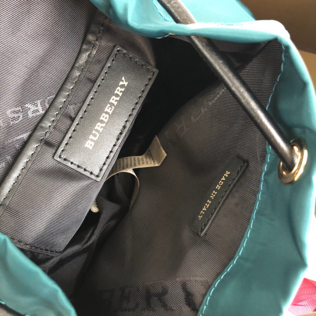 The Small Crossbody Rucksack in Nylon, 40759731, BURBERRY BACKPACKS
