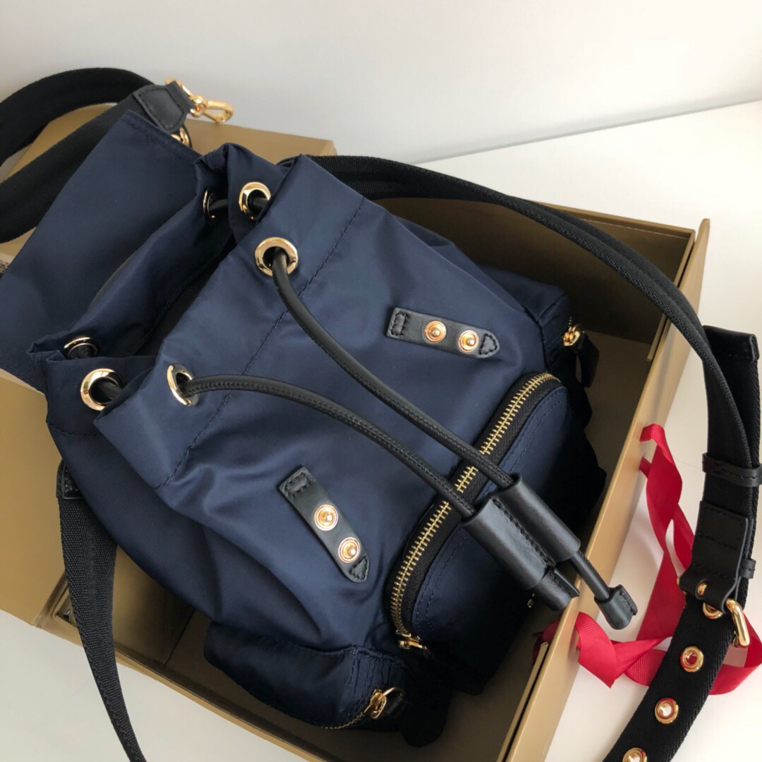 The Small Crossbody Rucksack in Nylon, 40759731, BURBERRY BACKPACKS