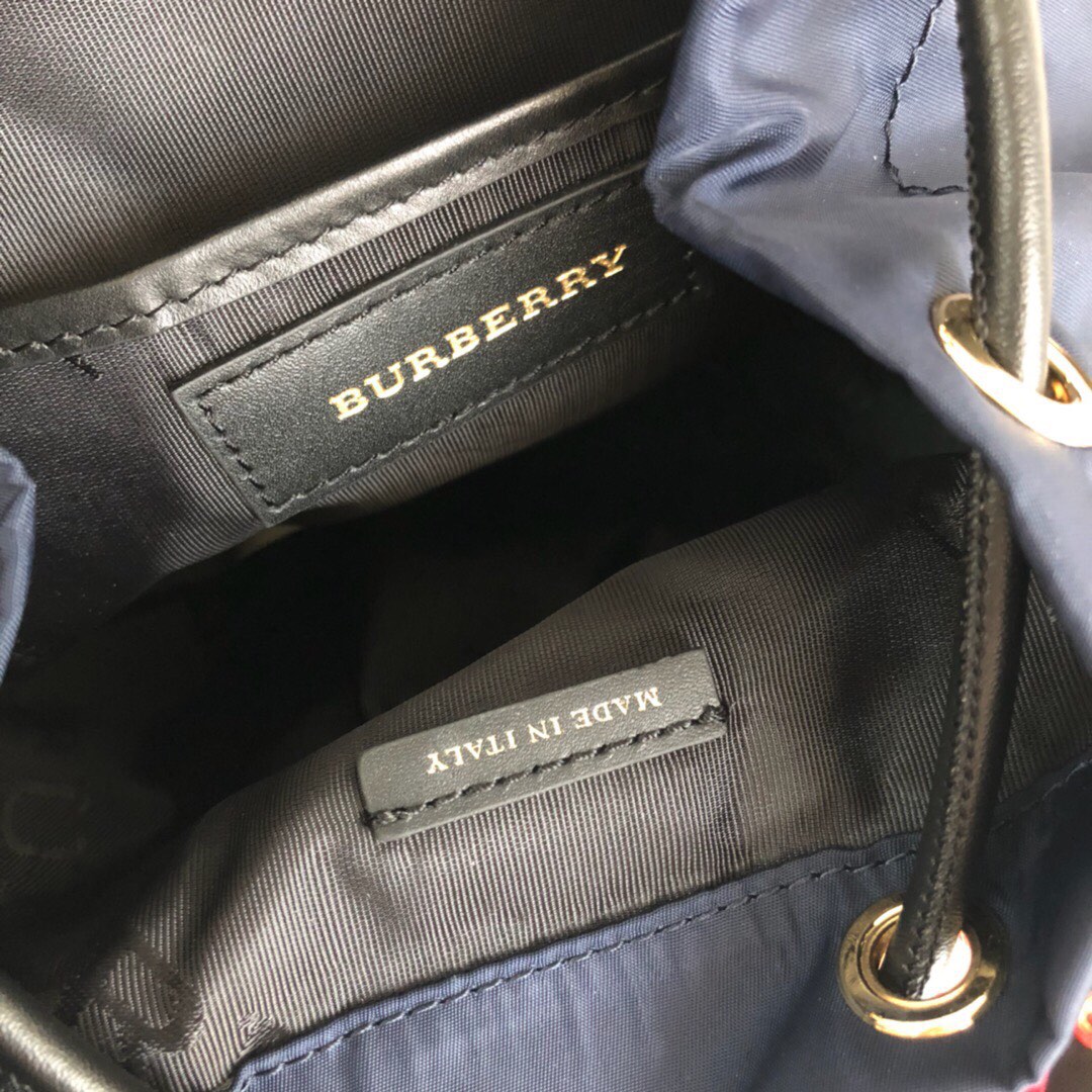 The Small Crossbody Rucksack in Nylon, 40759731, BURBERRY BACKPACKS