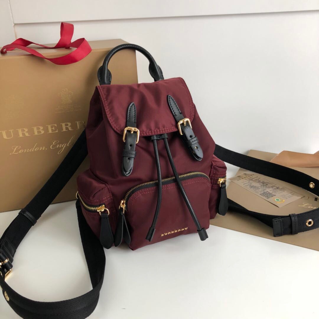 The Small Crossbody Rucksack in Nylon, 40759731, BURBERRY BACKPACKS