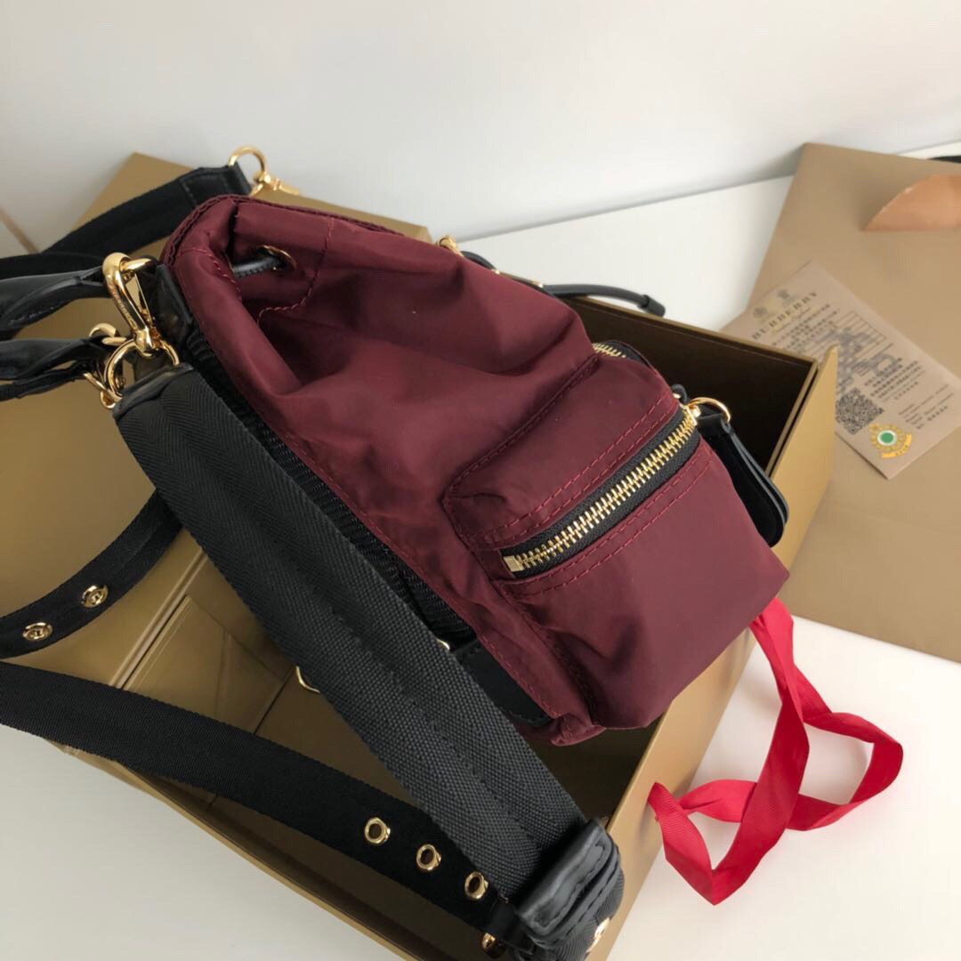 The Small Crossbody Rucksack in Nylon, 40759731, BURBERRY BACKPACKS