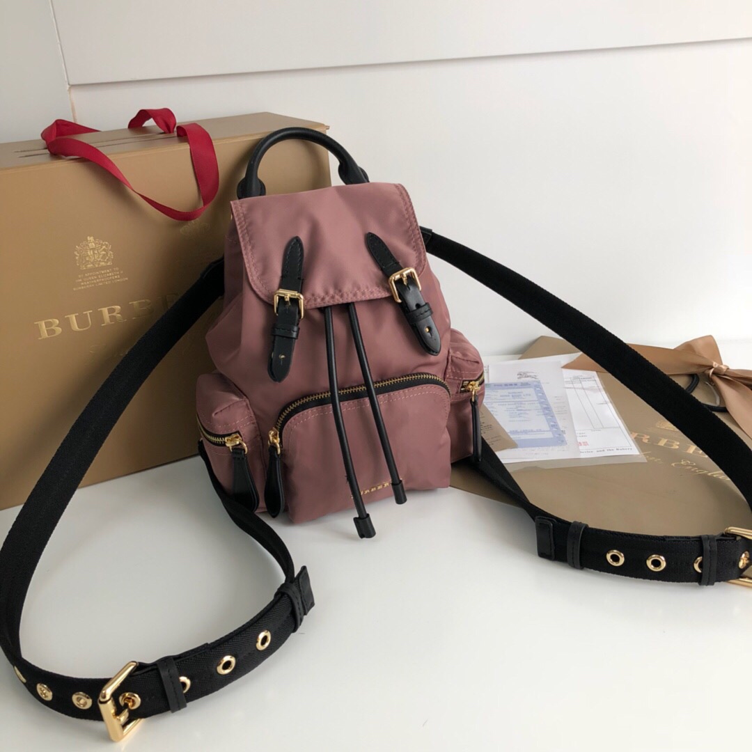 The Small Crossbody Rucksack in Nylon, 40759731, BURBERRY BACKPACKS