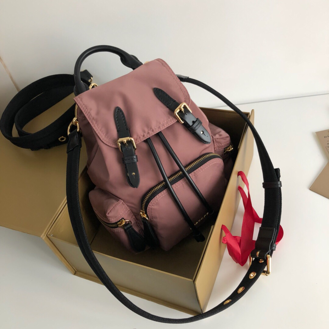 The Small Crossbody Rucksack in Nylon, 40759731, BURBERRY BACKPACKS